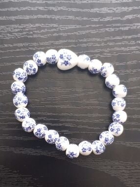 Delft Blue and White Floral Beaded Bracelet